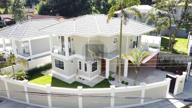 Imagem Casa com 3 Quartos à Venda, 290 m² em Carlos Guinle - Teresópolis Imagem Casa com 3 Quartos à Venda, 290 m² em Carlos Guinle - Teresópolis