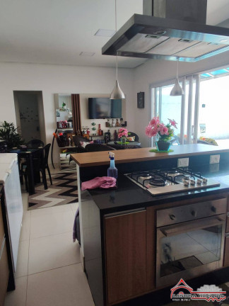 Imagem Casa com 2 Quartos à Venda, 240 m² em Centro - Jacareí Imagem Casa com 2 Quartos à Venda, 240 m² em Centro - Jacareí