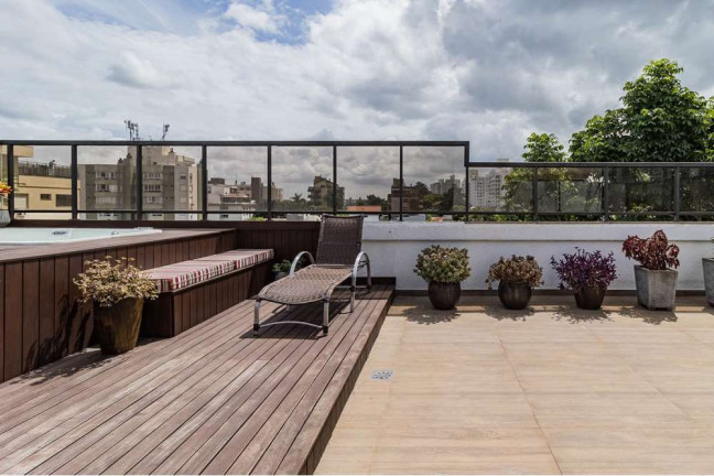 Imagem Imóvel com 4 Quartos à Venda, em Jardim Lindóia - Porto Alegre Imagem Imóvel com 4 Quartos à Venda, em Jardim Lindóia - Porto Alegre