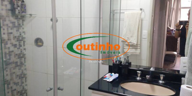 Imagem Apartamento com 2 Quartos à Venda, 74 m² em Tijuca - Rio De Janeiro Imagem Apartamento com 2 Quartos à Venda, 74 m² em Tijuca - Rio De Janeiro