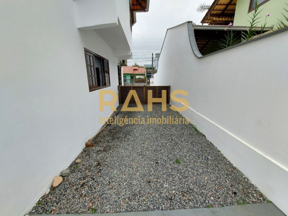 Imagem Casa com 4 Quartos à Venda, 175 m² em Vila Nova - Joinville Imagem Casa com 4 Quartos à Venda, 175 m² em Vila Nova - Joinville