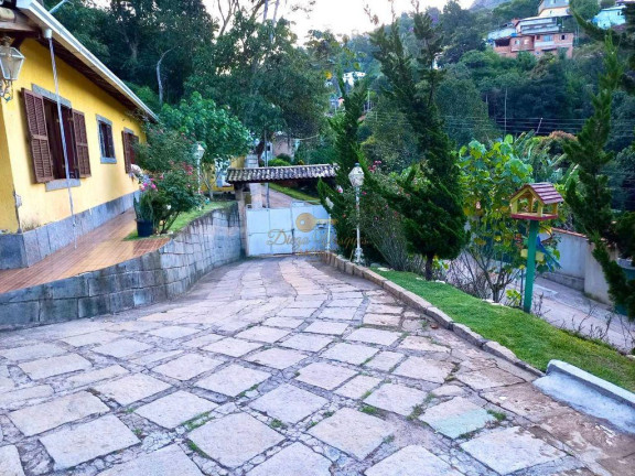 Imagem Casa com 4 Quartos à Venda, 250 m² em Jardim Salaco - Teresópolis Imagem Casa com 4 Quartos à Venda, 250 m² em Jardim Salaco - Teresópolis