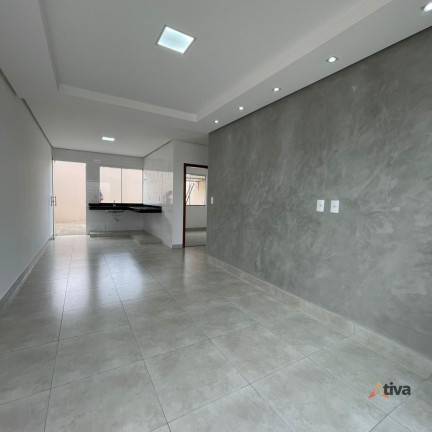 Imagem Casa com 2 Quartos à Venda, 70 m² Imagem Casa com 2 Quartos à Venda, 70 m²