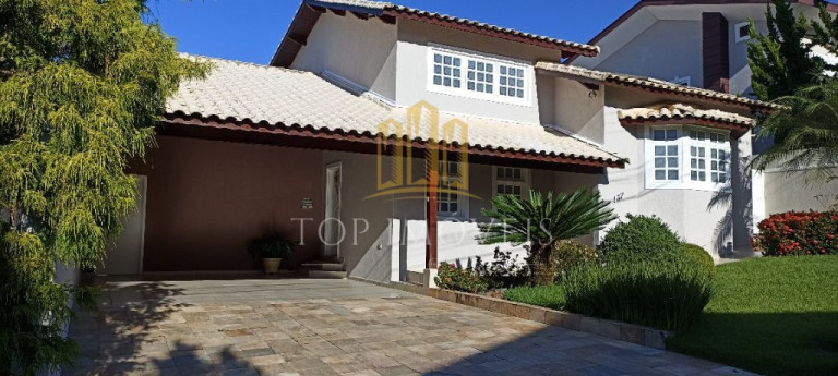 Casa com 3 Quartos à Venda, 375 m² em Vila Zezé - Jacareí