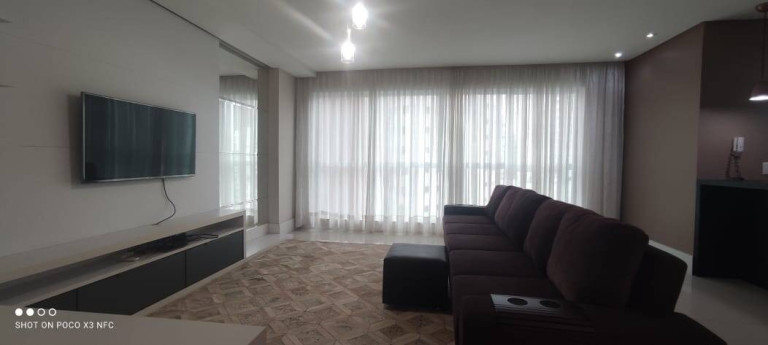 Imagem Apartamento com 3 Quartos para Alugar, 136 m² em Centro - Balneário Camboriú