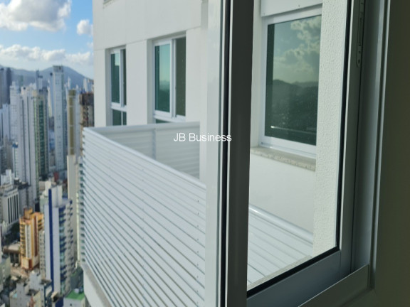Imagem Imóvel com 3 Quartos à Venda, 139 m² em Centro - Balneário Camboriú