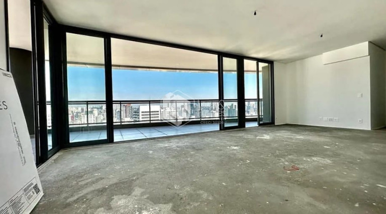 Imóvel com 4 Quartos à Venda, 345 m² em Vila Nova Conceição - São Paulo