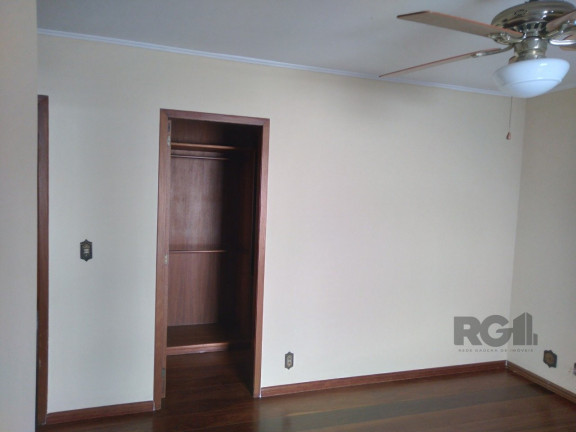 Imagem Casa com 3 Quartos à Venda, 242 m² em Santana - Porto Alegre Imagem Casa com 3 Quartos à Venda, 242 m² em Santana - Porto Alegre