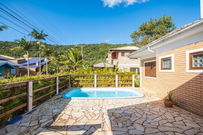 Imagem Casa de Condomínio com 3 Quartos à Venda, 160 m² em Cachoeira Do Bom Jesus - Florianópolis Imagem Casa de Condomínio com 3 Quartos à Venda, 160 m² em Cachoeira Do Bom Jesus - Florianópolis