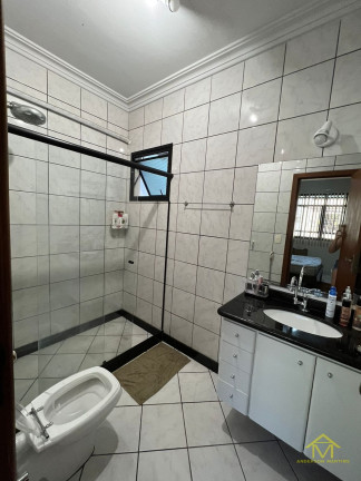 Imagem Casa com 3 Quartos à Venda, 200 m² em Glória - Vila Velha Imagem Casa com 3 Quartos à Venda, 200 m² em Glória - Vila Velha