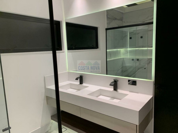 Imagem Casa com 6 Quartos à Venda, 650 m² Imagem Casa com 6 Quartos à Venda, 650 m²