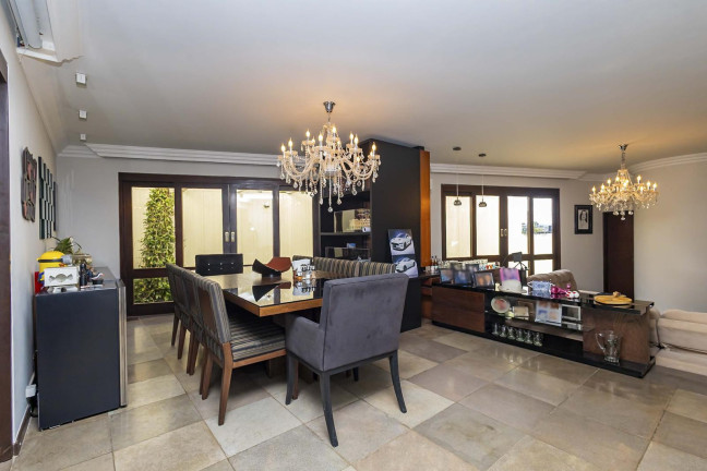 Imagem Casa com 4 Quartos à Venda, 343 m² em São Lourenço - Curitiba Imagem Casa com 4 Quartos à Venda, 343 m² em São Lourenço - Curitiba