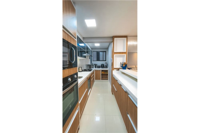 Imagem Imóvel com 2 Quartos à Venda, em Praia Dos Amores - Balneário Camboriú Imagem Imóvel com 2 Quartos à Venda, em Praia Dos Amores - Balneário Camboriú