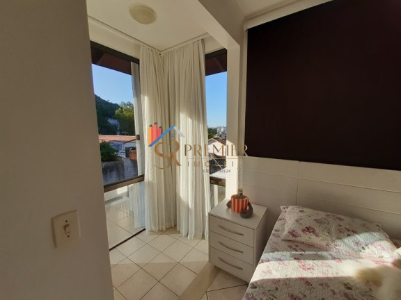 Imagem Casa com 3 Quartos à Venda, 256 m² em Trindade - Florianópolis Imagem Casa com 3 Quartos à Venda, 256 m² em Trindade - Florianópolis
