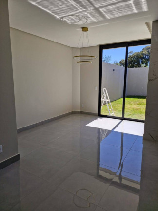 Imagem Sobrado com 3 Quartos à Venda, 151 m² em Recanto Tropical - Cascavel Imagem Sobrado com 3 Quartos à Venda, 151 m² em Recanto Tropical - Cascavel