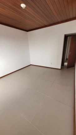 Imagem Casa com 3 Quartos à Venda, em Trindade - Florianópolis Imagem Casa com 3 Quartos à Venda, em Trindade - Florianópolis