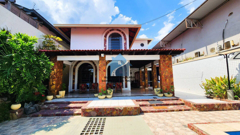 Imagem Casa com 4 Quartos à Venda, 385 m² em Adrianópolis - Manaus Imagem Casa com 4 Quartos à Venda, 385 m² em Adrianópolis - Manaus