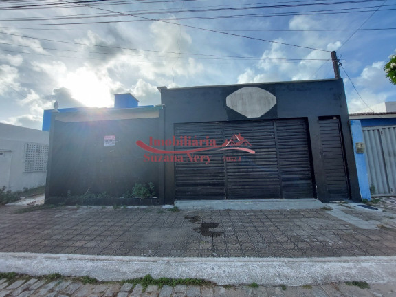 Imagem Casa com 5 Quartos à Venda, em Candelária - Natal Imagem Casa com 5 Quartos à Venda, em Candelária - Natal