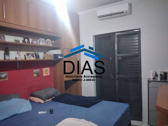 Imagem Casa com 3 Quartos à Venda, 161 m² em Centro - Araraquara Imagem Casa com 3 Quartos à Venda, 161 m² em Centro - Araraquara