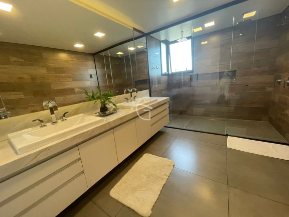 Imagem Casa com 3 Quartos à Venda, 671 m² em América - Joinville