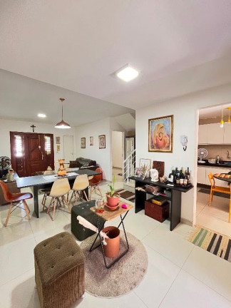 Imagem Casa com 4 Quartos à Venda, 140 m² em Urucunema - Eusébio Imagem Casa com 4 Quartos à Venda, 140 m² em Urucunema - Eusébio