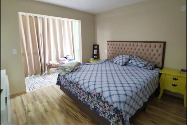 Imagem Casa com 4 Quartos à Venda, 340 m²
