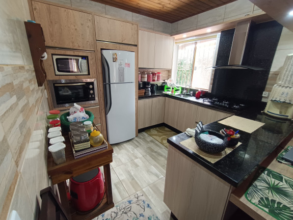 Imagem Imóvel com 2 Quartos à Venda, 110 m² em Araçatuba - Imbituba Imagem Imóvel com 2 Quartos à Venda, 110 m² em Araçatuba - Imbituba