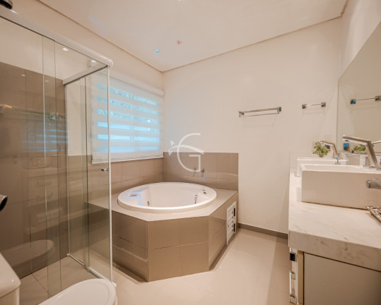 Imagem Casa com 4 Quartos à Venda,  em América - Joinville