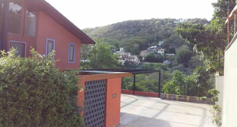 Imagem Casa com 4 Quartos à Venda, em Lagoa Da Conceição - Florianópolis Imagem Casa com 4 Quartos à Venda, em Lagoa Da Conceição - Florianópolis