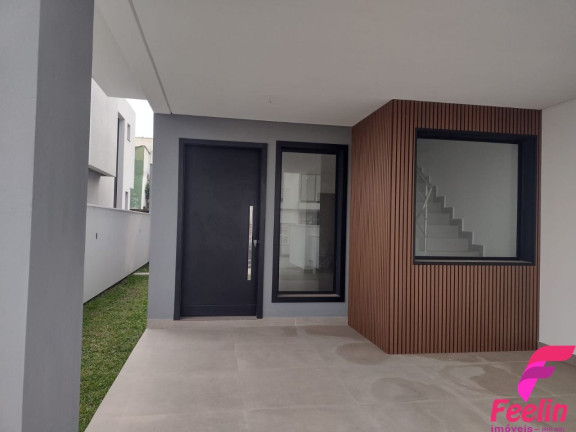 Imagem Casa com 3 Quartos à Venda, 156 m² em Campeche - Florianópolis Imagem Casa com 3 Quartos à Venda, 156 m² em Campeche - Florianópolis