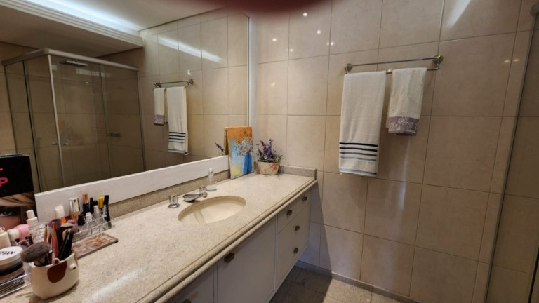 Imagem Apartamento com 3 Quartos à Venda, 206 m² em Menino Deus - Porto Alegre Imagem Apartamento com 3 Quartos à Venda, 206 m² em Menino Deus - Porto Alegre