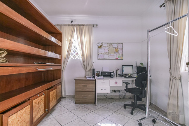 Imagem Casa com 10 Quartos à Venda, 240 m² em Pinheiros - São Paulo Imagem Casa com 10 Quartos à Venda, 240 m² em Pinheiros - São Paulo