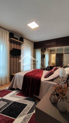 Imagem Casa com 3 Quartos à Venda, 320 m² em América - Joinville