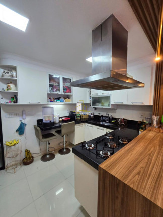 Imagem Casa com 3 Quartos à Venda, 132 m² em Jardim Camburi - Vitória