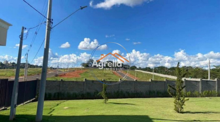 Imagem Imóvel à Venda, 250 m² em Condomínio Terras Da Cachoeira - Mogi Guaçu Imagem Imóvel à Venda, 250 m² em Condomínio Terras Da Cachoeira - Mogi Guaçu