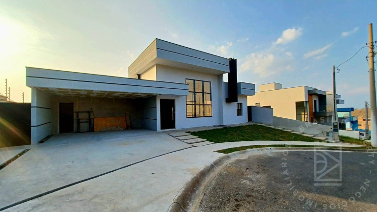Imagem Casa com 3 Quartos à Venda, 318 m² em Residencial Colinas - Caçapava Imagem Casa com 3 Quartos à Venda, 318 m² em Residencial Colinas - Caçapava