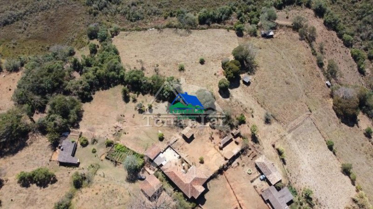 Imagem Imóvel com 7 Quartos à Venda, 800 m² em Zona Rural - Aiuruoca Imagem Imóvel com 7 Quartos à Venda, 800 m² em Zona Rural - Aiuruoca