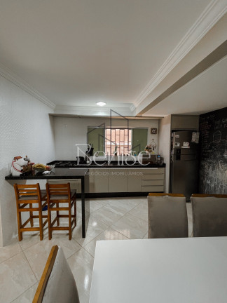 Imagem Casa com 3 Quartos à Venda, 105 m² em Santa Regina - Camboriú