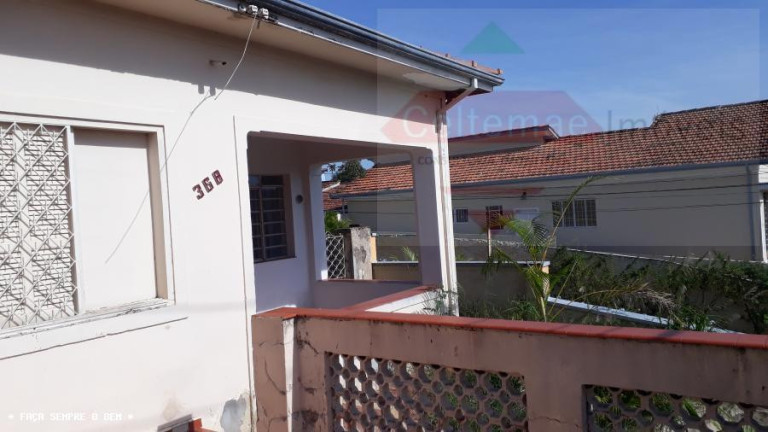 Imagem Casa com 5 Quartos à Venda, 200 m² em Centro - Taubaté Imagem Casa com 5 Quartos à Venda, 200 m² em Centro - Taubaté