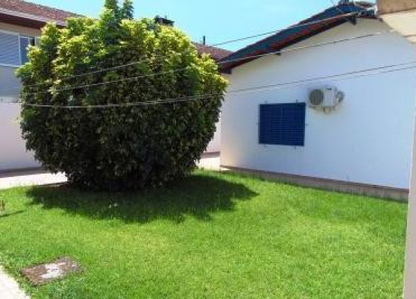 Imagem Casa com 3 Quartos à Venda, 299 m² em Centro - Guaratuba Imagem Casa com 3 Quartos à Venda, 299 m² em Centro - Guaratuba