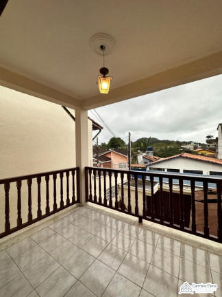 Imagem Sobrado com 4 Quartos para Alugar, 127 m² em Centro - Ubatuba