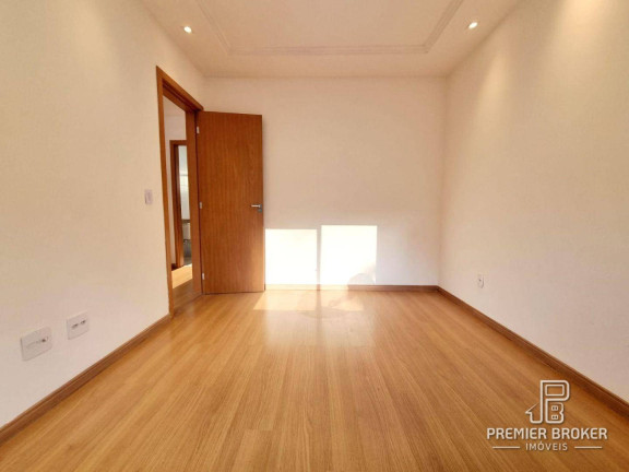 Imagem Apartamento com 2 Quartos à Venda, 52 m² em Pimenteiras - Teresópolis