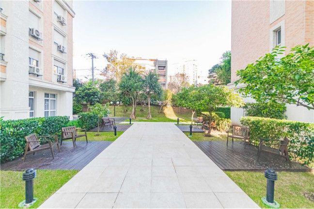 Imagem Imóvel com 3 Quartos à Venda,  em Passo Da Areia - Porto Alegre