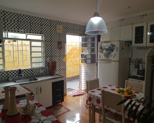 Imagem Casa com 3 Quartos à Venda, 250 m² em Vila Suissa - Mogi Das Cruzes Imagem Casa com 3 Quartos à Venda, 250 m² em Vila Suissa - Mogi Das Cruzes