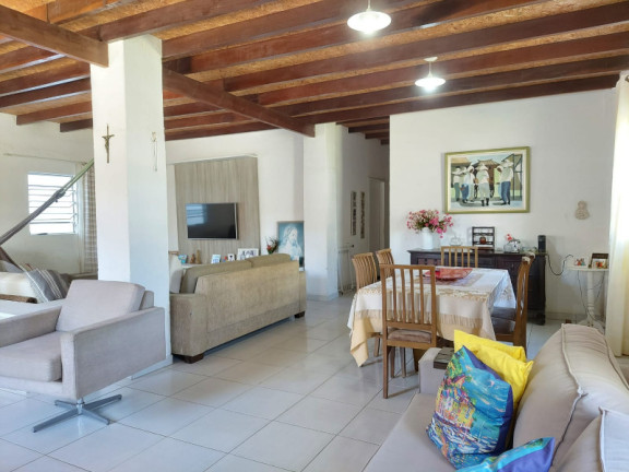 Imagem Casa com 3 Quartos à Venda, 240 m² Imagem Casa com 3 Quartos à Venda, 240 m²