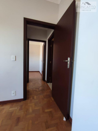 Imagem Casa com 3 Quartos à Venda, 300 m²