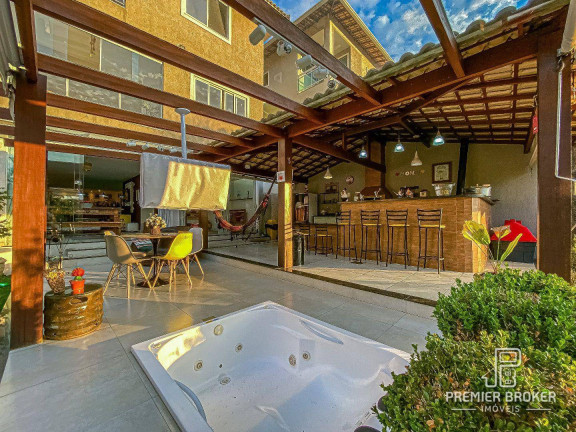 Imagem Casa com 4 Quartos à Venda, 307 m² em Tijuca - Teresópolis Imagem Casa com 4 Quartos à Venda, 307 m² em Tijuca - Teresópolis