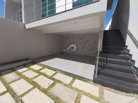 Casa com 3 Quartos à Venda, 180 m² em Novo  Centro - Santa Luzia