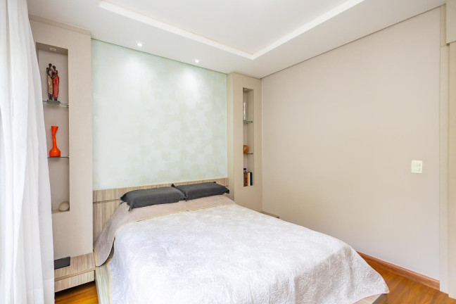 Imagem Casa de Condomínio com 4 Quartos à Venda, 350 m² em Orleans - Curitiba Imagem Casa de Condomínio com 4 Quartos à Venda, 350 m² em Orleans - Curitiba