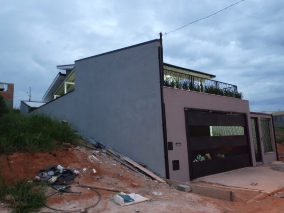 Imagem Sobrado com 3 Quartos à Venda, 100 m² em Centro - Bandeira Do Sul Imagem Sobrado com 3 Quartos à Venda, 100 m² em Centro - Bandeira Do Sul